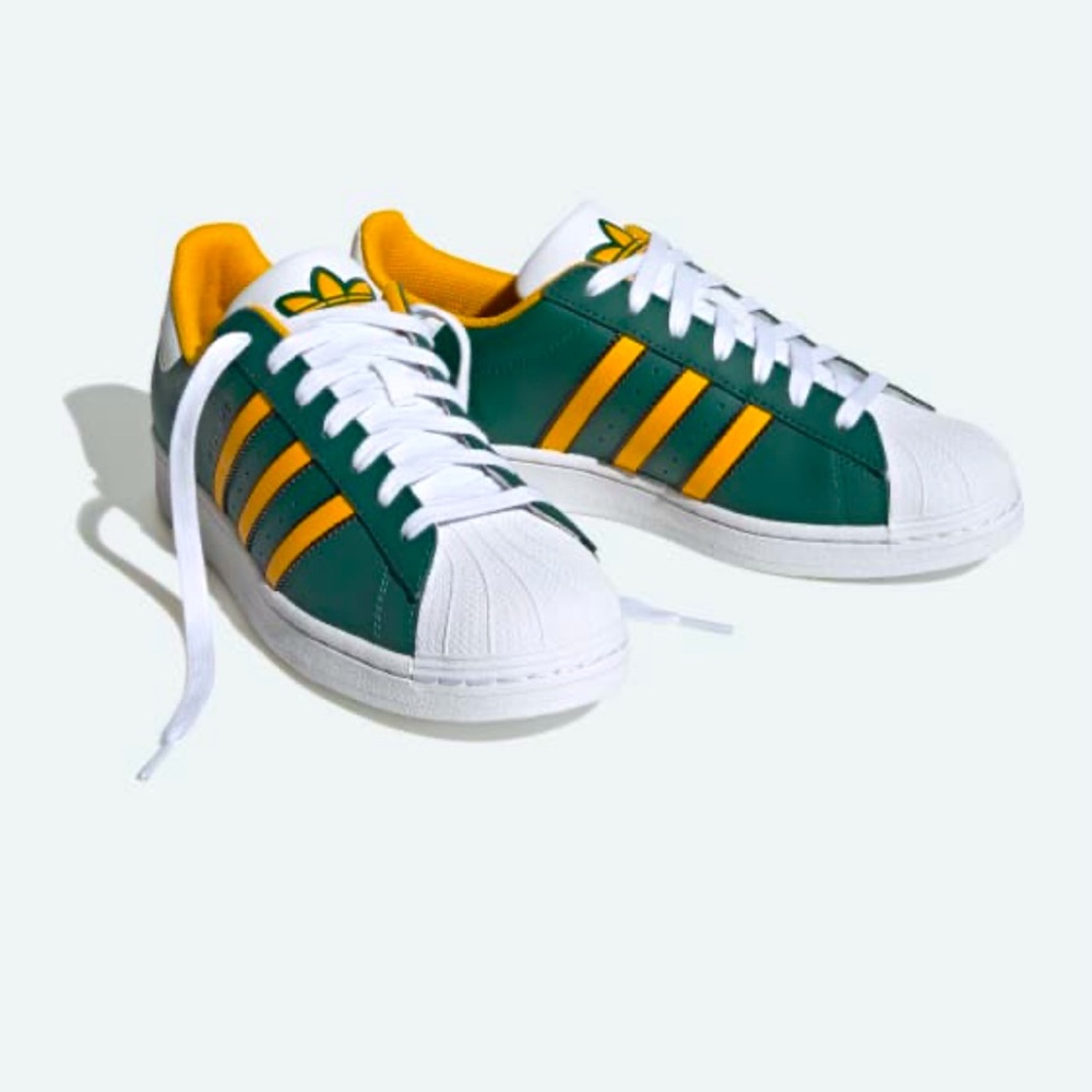 Adidas originals superstar (Brand New)